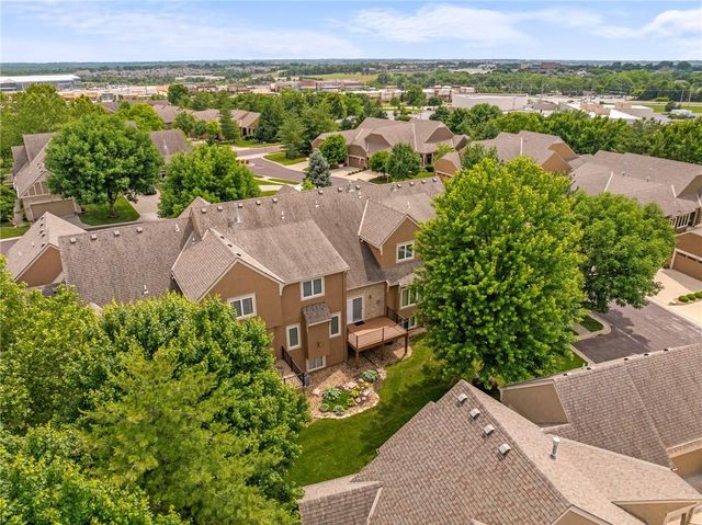 7892 W 157th Terrace, Overland Park, KS 66223
