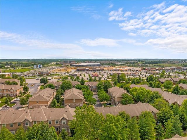 7892 W 157th Terrace, Overland Park, KS 66223