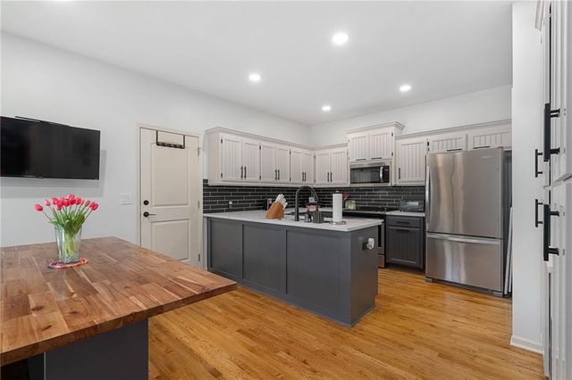 7892 W 157th Terrace, Overland Park, KS 66223