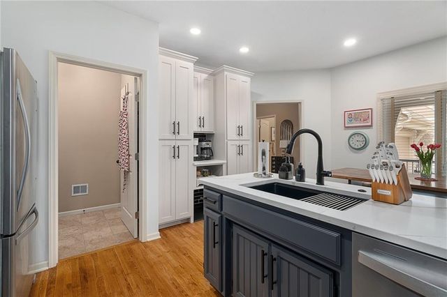 7892 W 157th Terrace, Overland Park, KS 66223