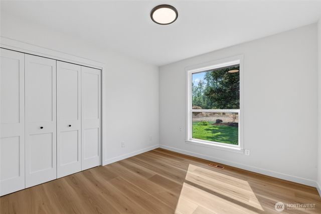 31419 MOUNTAIN HWY E, Eatonville, WA 98328