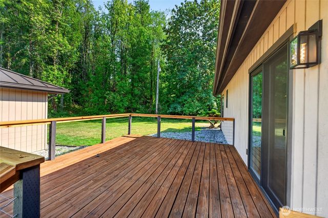 31419 MOUNTAIN HWY E, Eatonville, WA 98328
