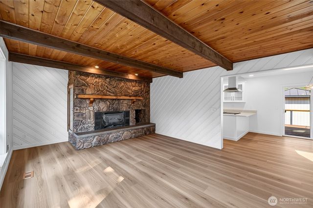 31419 MOUNTAIN HWY E, Eatonville, WA 98328