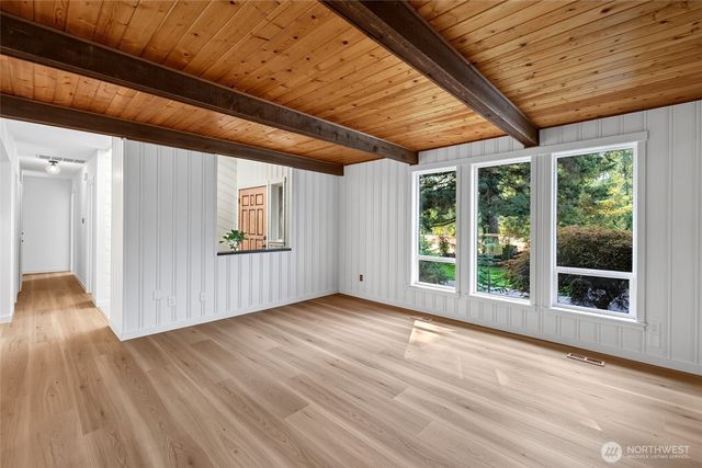 31419 MOUNTAIN HWY E, Eatonville, WA 98328