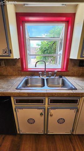 1830 Pejn Avenue, Colorado Springs, CO 80904