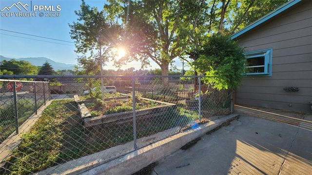 1830 Pejn Avenue, Colorado Springs, CO 80904