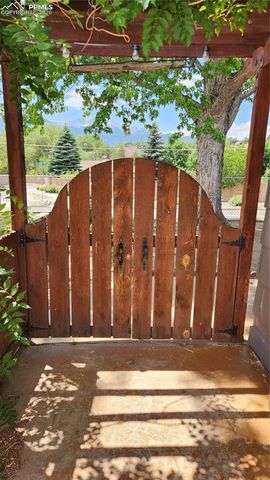 1830 Pejn Avenue, Colorado Springs, CO 80904