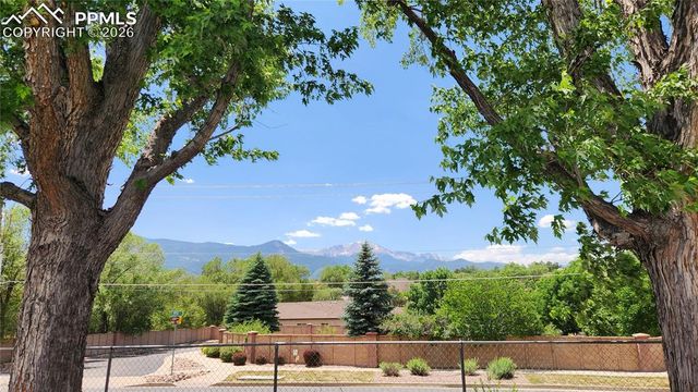 1830 Pejn Avenue, Colorado Springs, CO 80904
