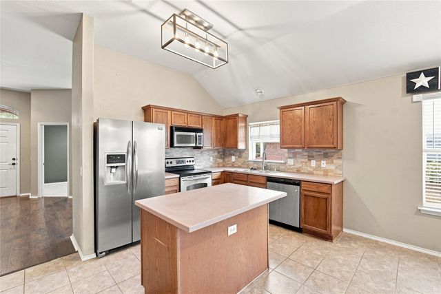 106 Fallen Rock Drive, Waxahachie, TX 75165