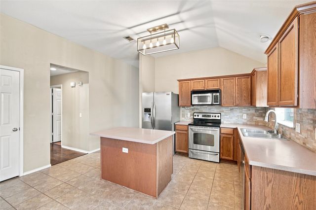 106 Fallen Rock Drive, Waxahachie, TX 75165