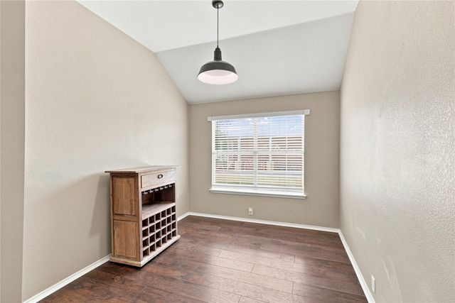 106 Fallen Rock Drive, Waxahachie, TX 75165