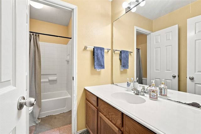 106 Fallen Rock Drive, Waxahachie, TX 75165