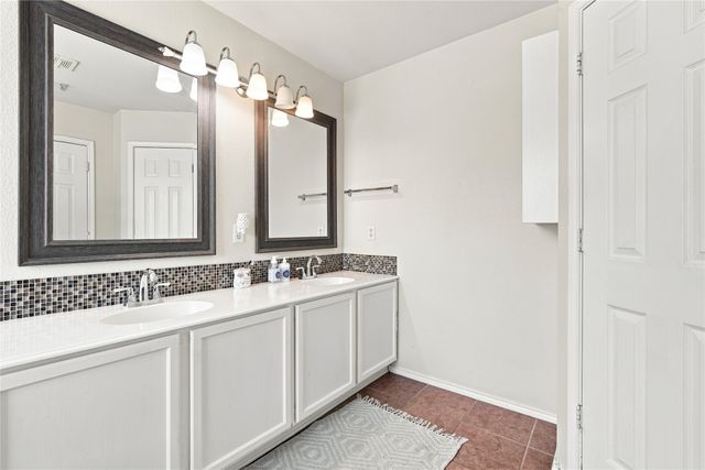 106 Fallen Rock Drive, Waxahachie, TX 75165