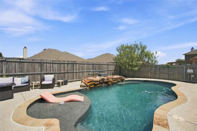 106 Fallen Rock Drive, Waxahachie, TX 75165