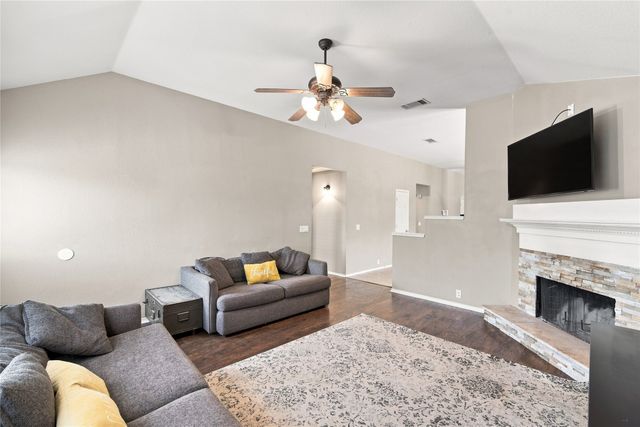 106 Fallen Rock Drive, Waxahachie, TX 75165