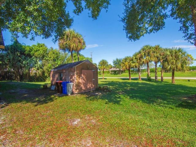 2315 28TH Avenue SW, Vero Beach, FL 32960