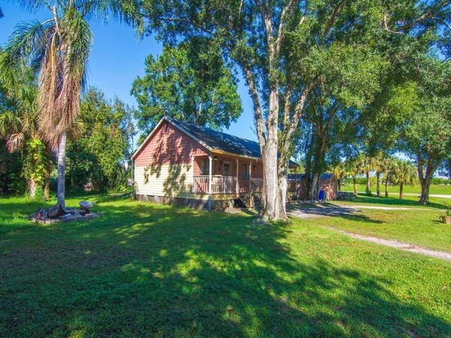 2315 28TH Avenue SW, Vero Beach, FL 32960
