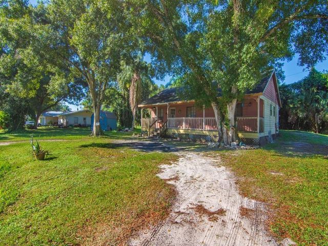 2315 28TH Avenue SW, Vero Beach, FL 32960