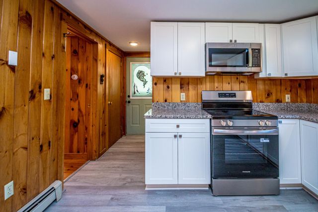 8 Eliot Drive, Wakefield, NH 03830