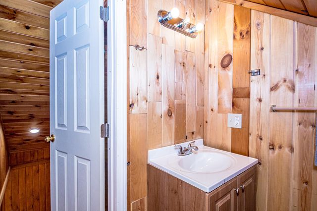 8 Eliot Drive, Wakefield, NH 03830
