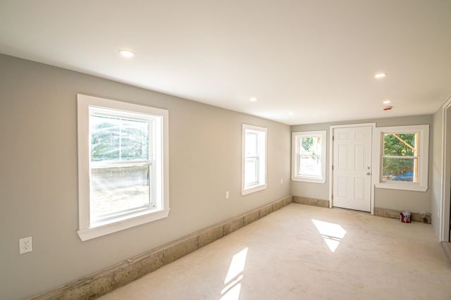 8 Eliot Drive, Wakefield, NH 03830