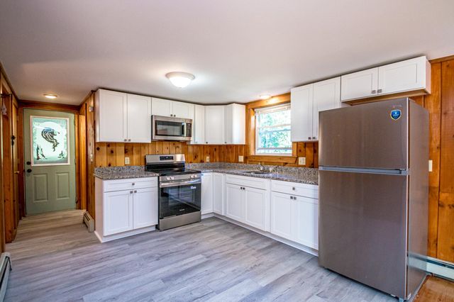 8 Eliot Drive, Wakefield, NH 03830