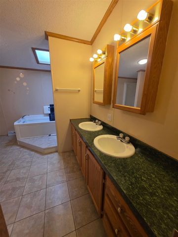 8959 Meadowview Drive, Kalamazoo, MI 49009