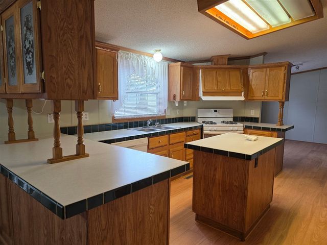 8959 Meadowview Drive, Kalamazoo, MI 49009