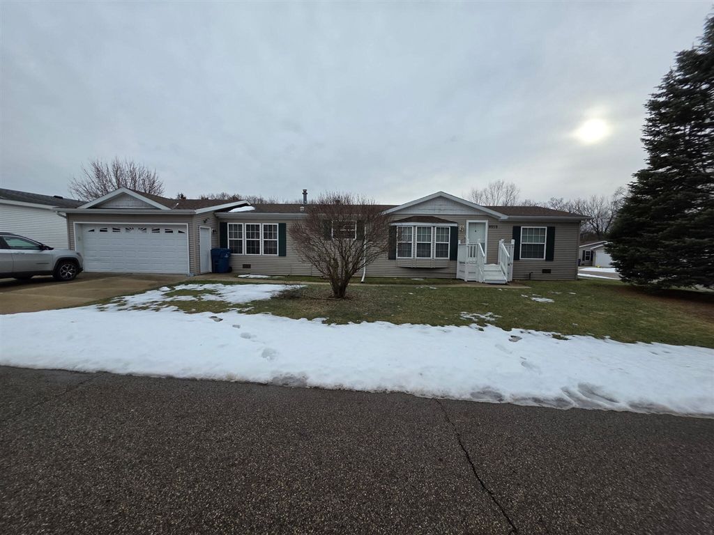 8959 Meadowview Drive, Kalamazoo, MI 49009