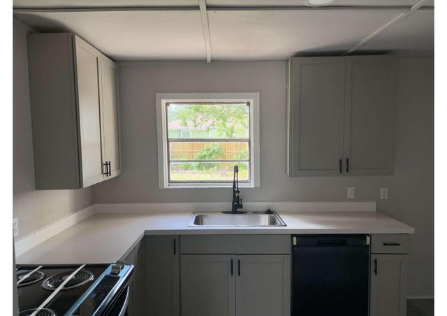 5934 Southtown Street, Houston, TX 77033