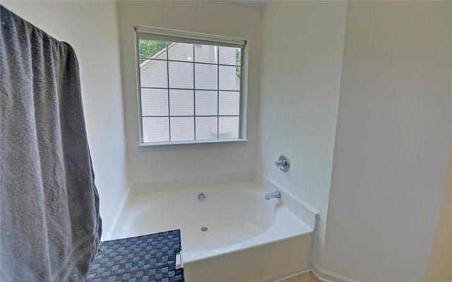 1046 Bridle Creek Drive, Flowery Branch, GA 30542