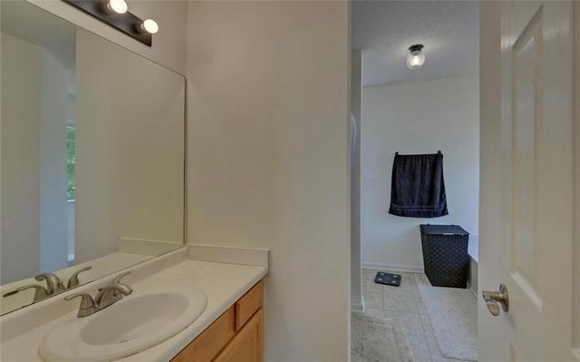1046 Bridle Creek Drive, Flowery Branch, GA 30542