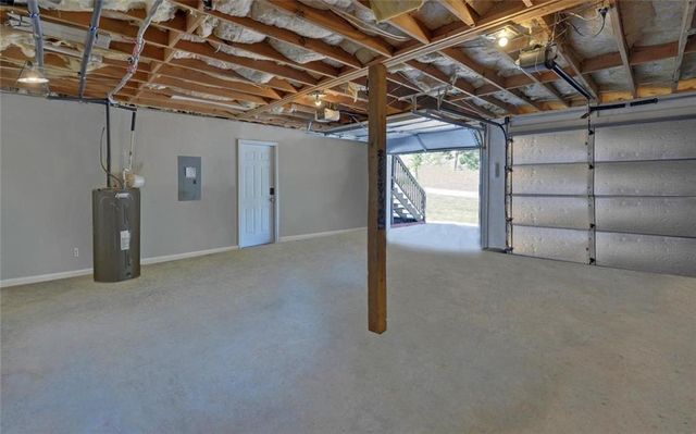 1046 Bridle Creek Drive, Flowery Branch, GA 30542