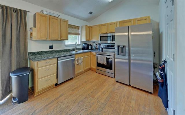 1046 Bridle Creek Drive, Flowery Branch, GA 30542