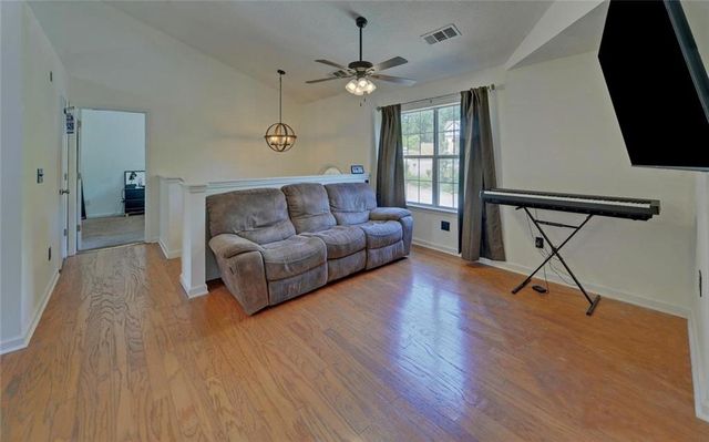1046 Bridle Creek Drive, Flowery Branch, GA 30542