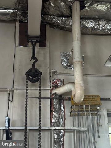 10 S MAIN ST, Yeagertown, PA 17099