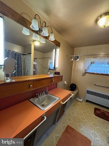 10 S MAIN ST, Yeagertown, PA 17099