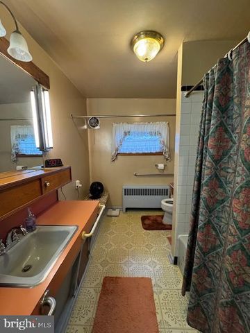 10 S MAIN ST, Yeagertown, PA 17099