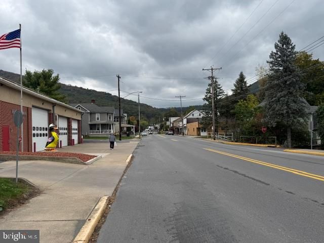 10 S MAIN ST, Yeagertown, PA 17099