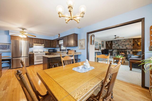 436 Raintree DRIVE, Fort Atkinson, WI 53538