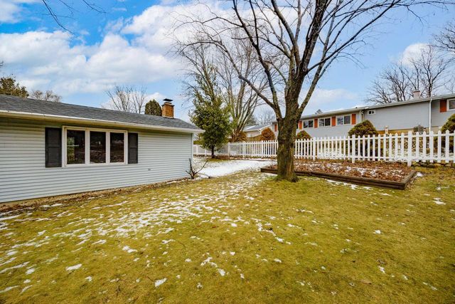 436 Raintree DRIVE, Fort Atkinson, WI 53538