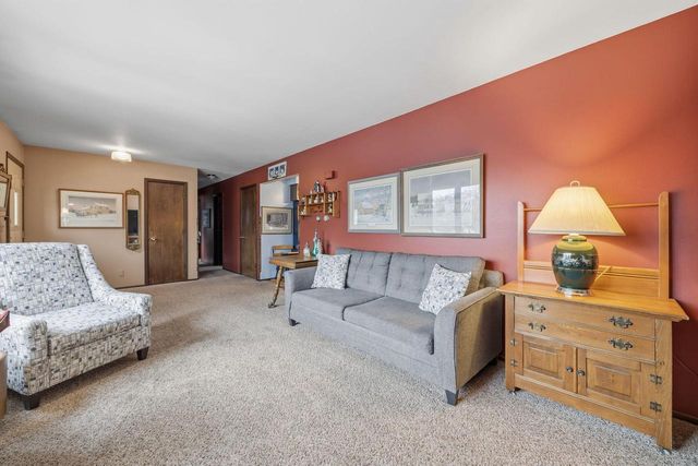 436 Raintree DRIVE, Fort Atkinson, WI 53538