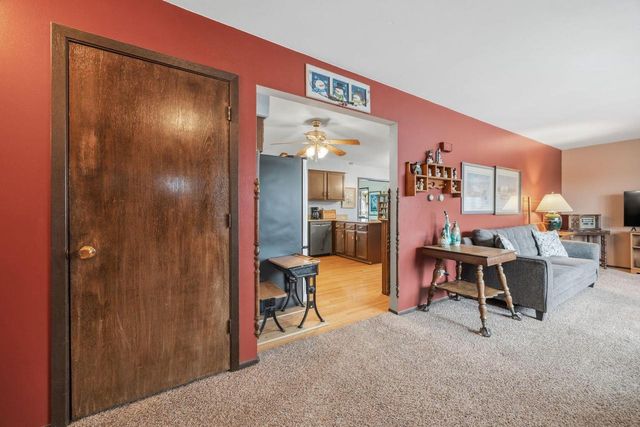 436 Raintree DRIVE, Fort Atkinson, WI 53538