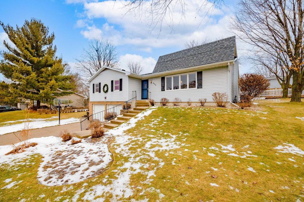 436 Raintree DRIVE, Fort Atkinson, WI 53538