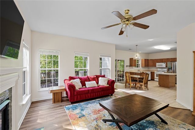 513 Scarlet Oak Drive, Fountain Inn, SC 29644