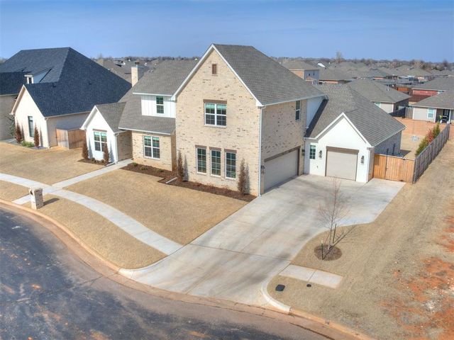 10705 NW 26th Court, Yukon, OK 73099