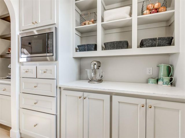 10705 NW 26th Court, Yukon, OK 73099