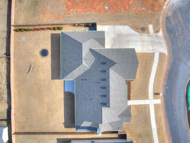 10705 NW 26th Court, Yukon, OK 73099