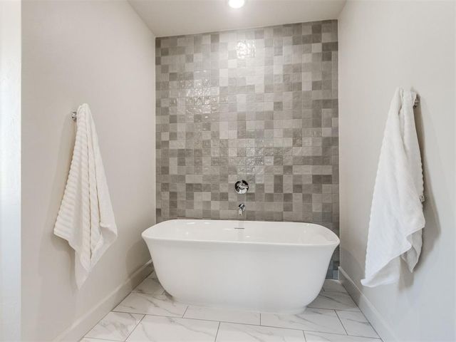 10705 NW 26th Court, Yukon, OK 73099