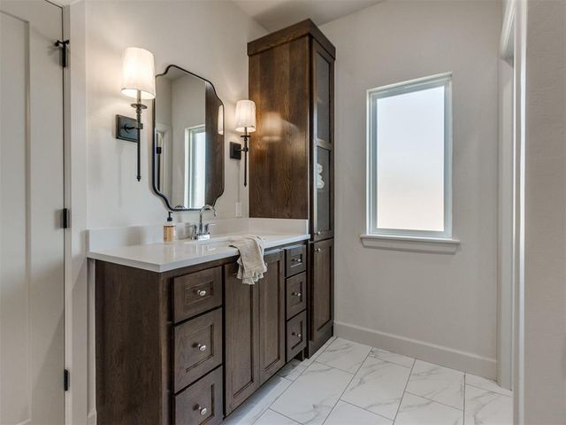 10705 NW 26th Court, Yukon, OK 73099